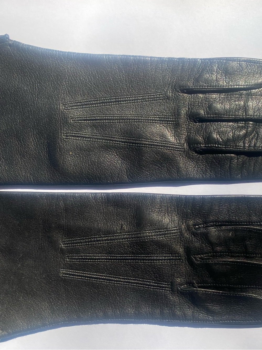 Ladies Black Leather Gloves - Classic Style